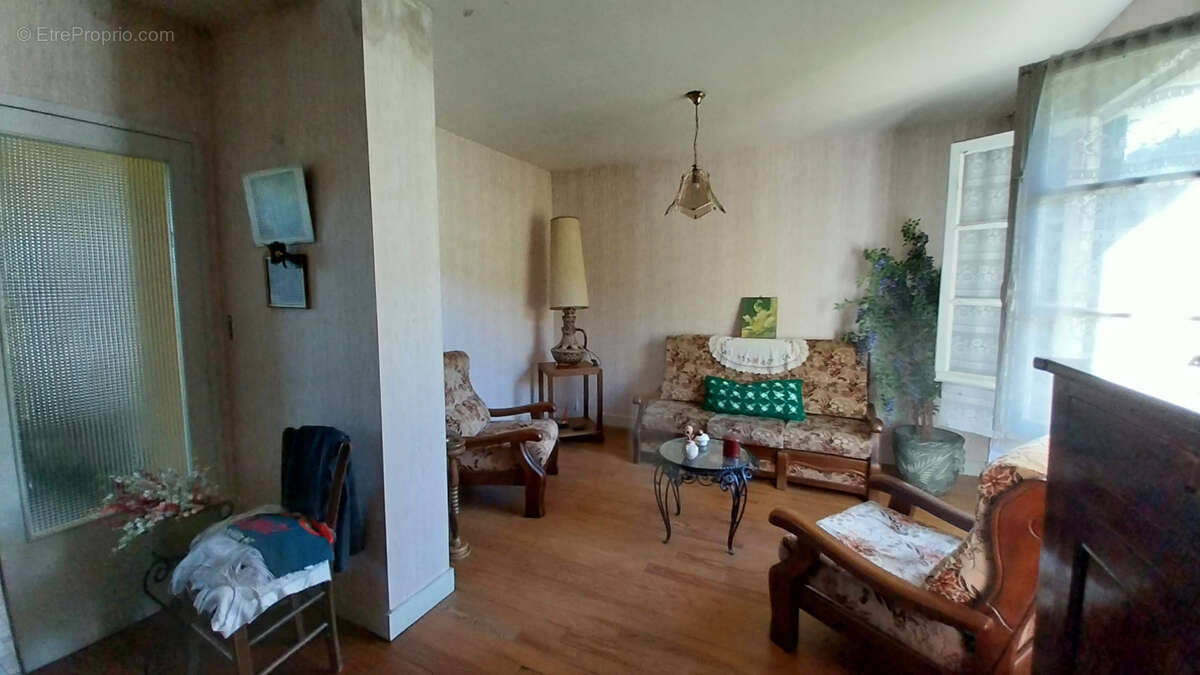 Maison à VIEUX-MAREUIL