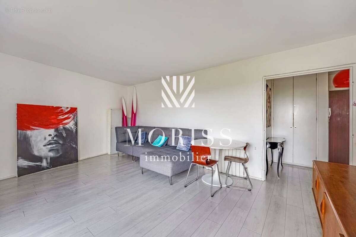 Appartement à PARIS-14E