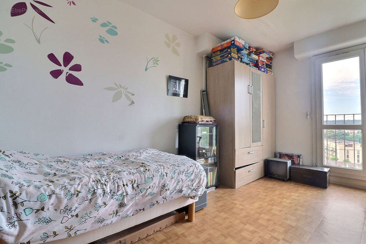 Appartement à LE PLESSIS-BOUCHARD