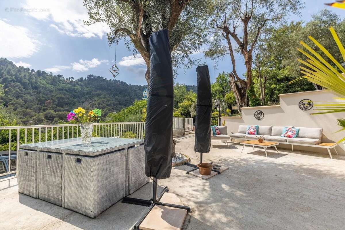 Escarene : bien rare sur le secteur ! propriété de charme avec maison individuelle 4 pièces, 3 chambres, bureau, 185m²  en total - photo 4