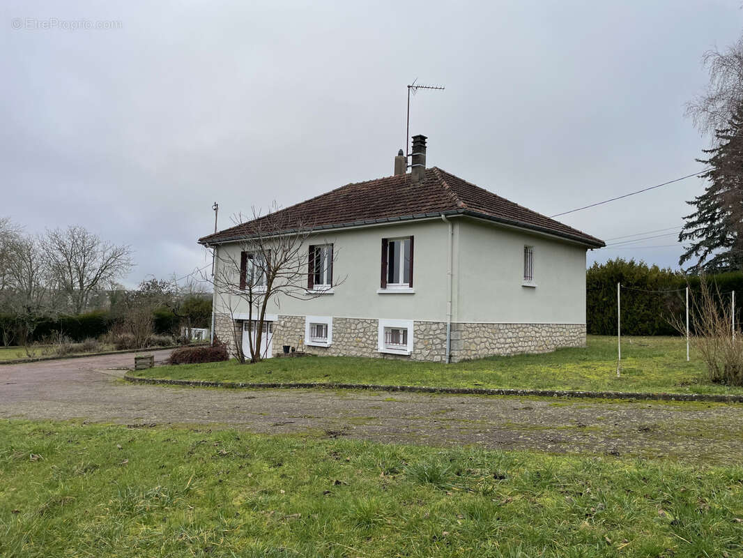 Maison à NEUVY-SUR-LOIRE