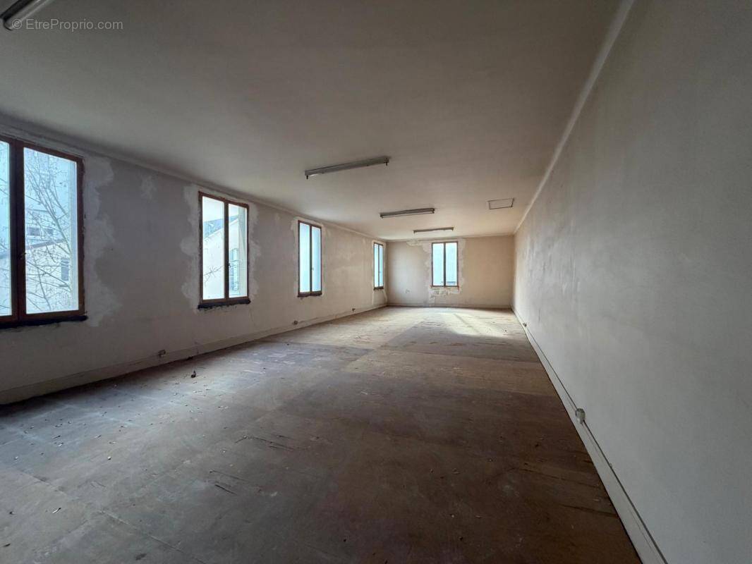 Appartement à LES MUREAUX
