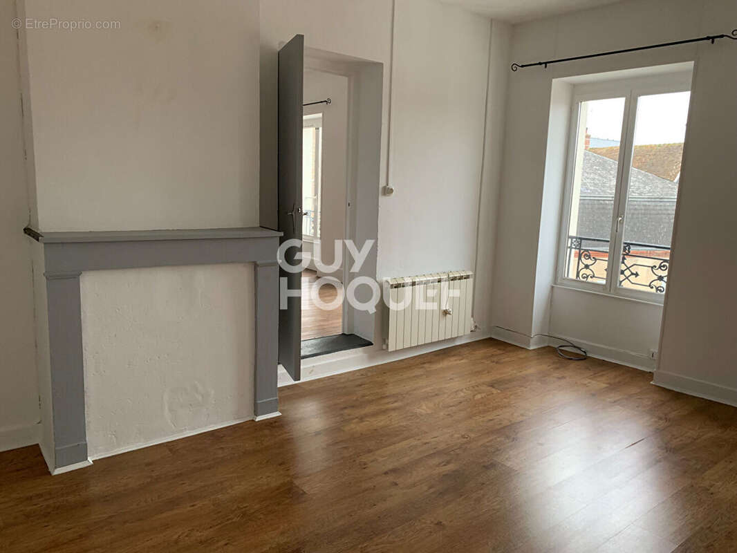 Appartement à TOULON-SUR-ARROUX