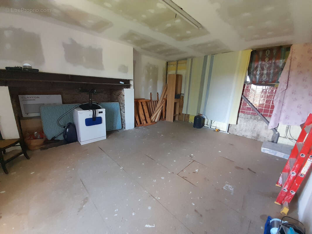 Maison à POUEYFERRE