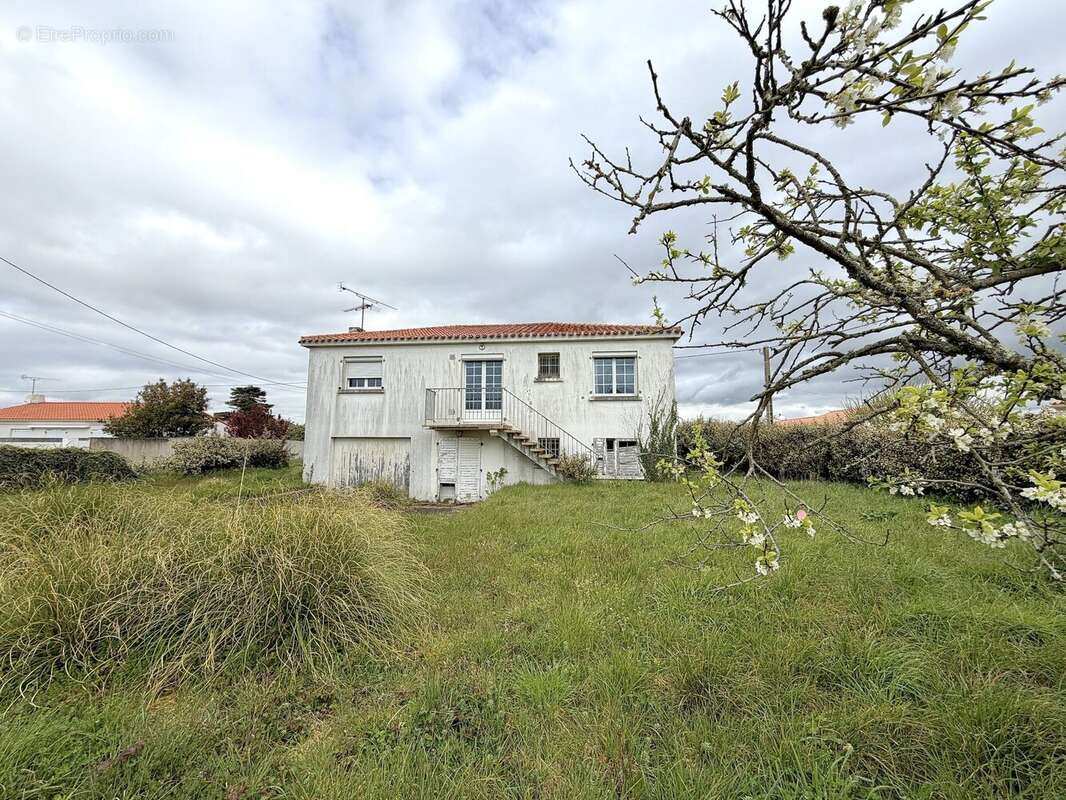Arrière maison - Maison à SAINT-HILAIRE-DE-RIEZ