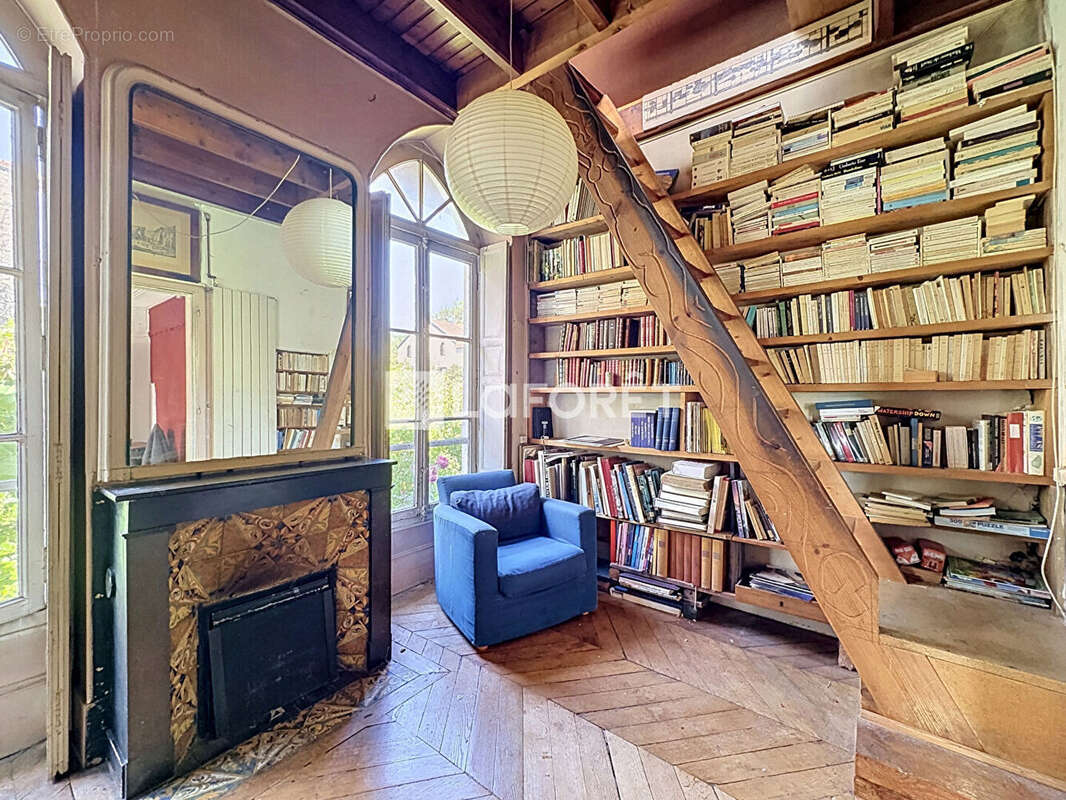Maison à SURESNES