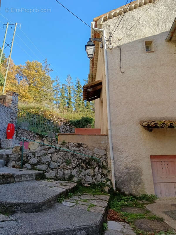 AIGLUN (06) Maison de villa et 13 hectares de terrain - photo 19