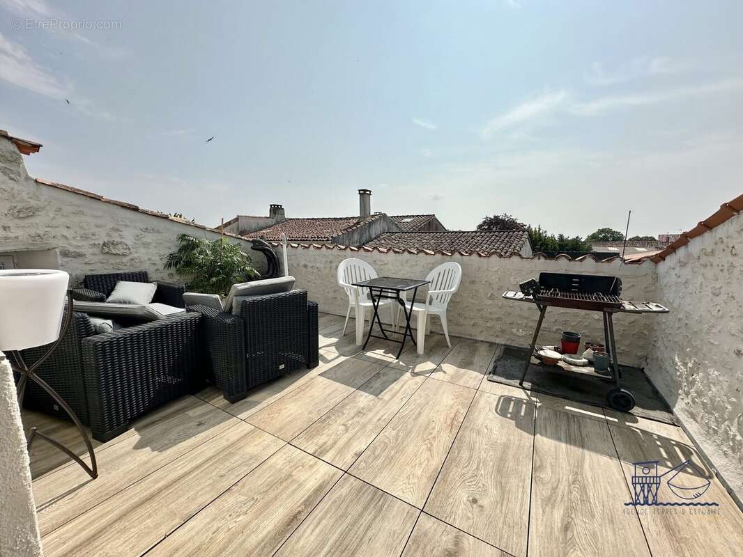 Maison à MORTAGNE-SUR-GIRONDE