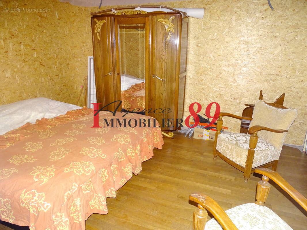 Maison à MONTIGNY-SUR-AUBE