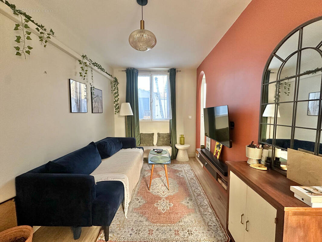 Appartement à SARTROUVILLE