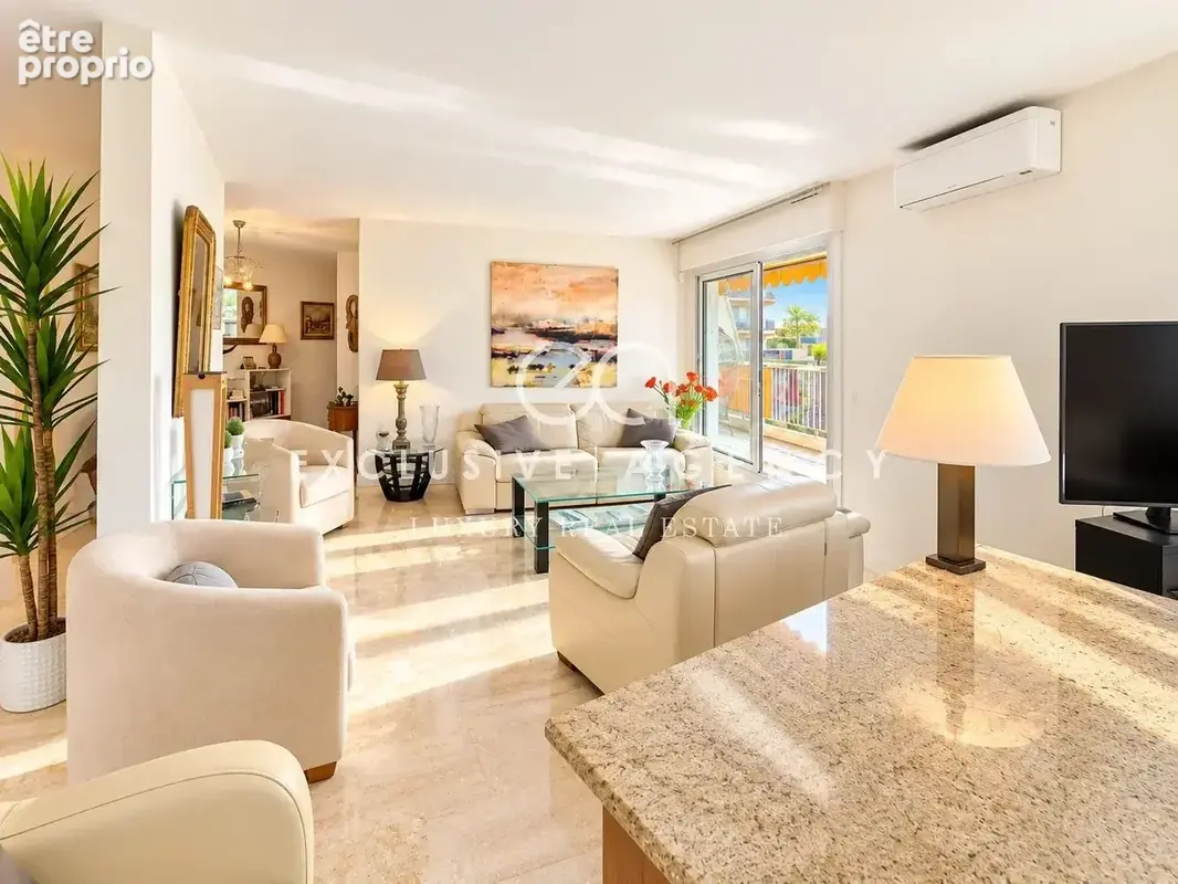 Mandelieu Marina - Appartement 5 pièces 101m² rénové - photo 2