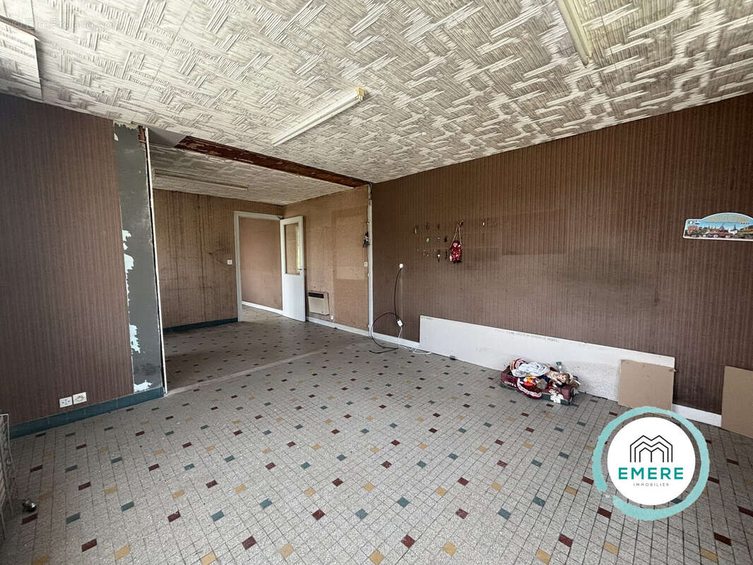 Maison 327 m² à Saint-Senier-De-Beuvron  - photo 7