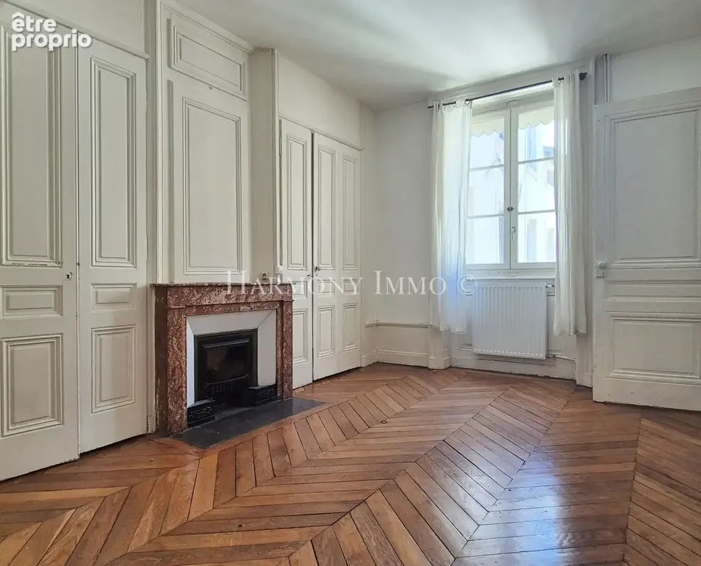 Bel appartement ancien de 167 m2 en dernier étage à 2 pas de la place Bellecour - photo 4
