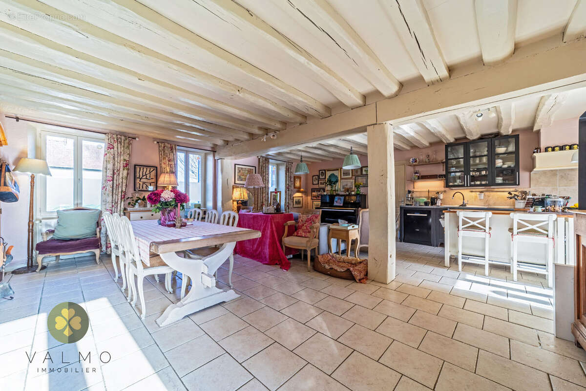 Maison à TACOIGNIERES