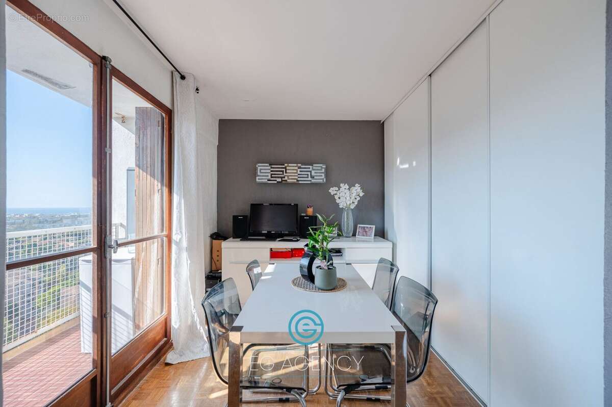 Appartement à MARSEILLE-9E