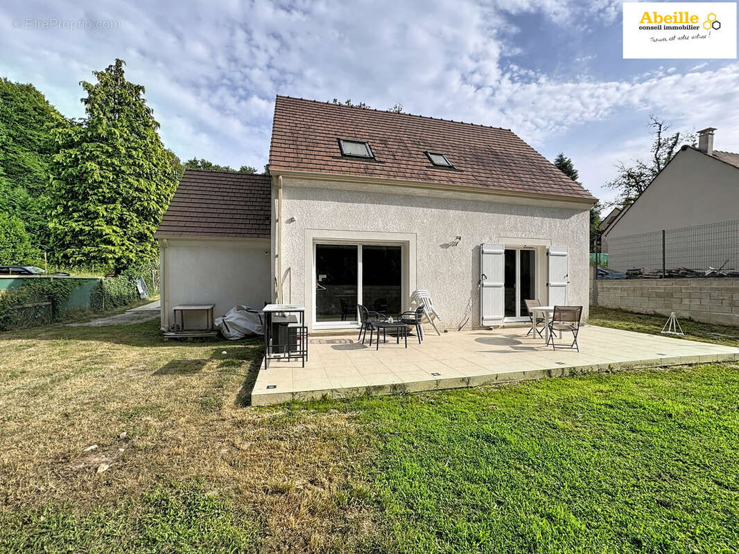 Maison à SAINT-CHERON