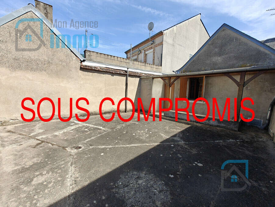 Maison à MEHUN-SUR-YEVRE