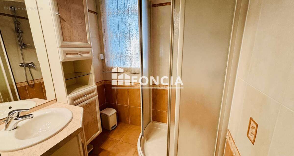 APPARTEMENT T3 avec cave et parking - photo 8