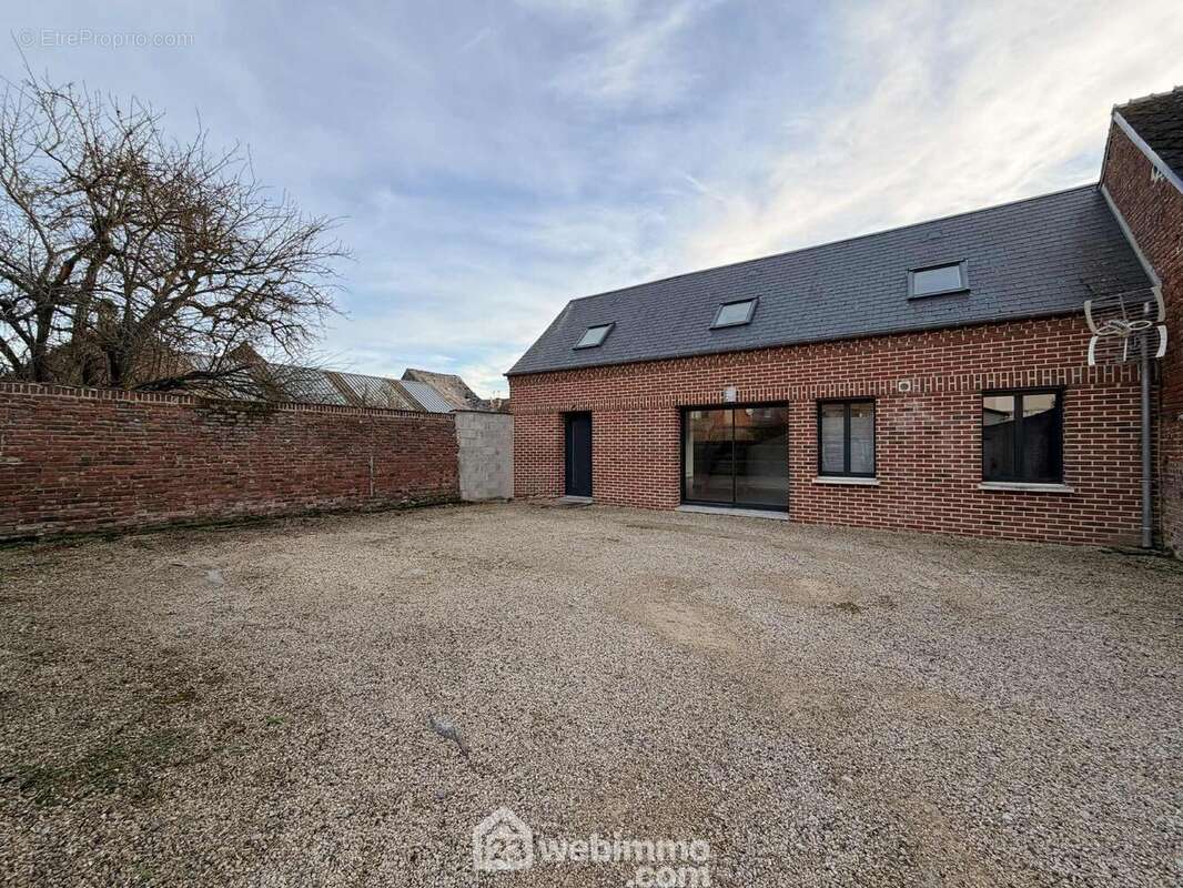 Maison en briques avec commodités de plain pied entièrement rénovée en 2017 - Maison à CRECY-SUR-SERRE