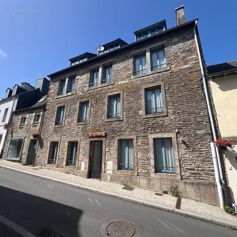 Appartement à CHATEAUNEUF-DU-FAOU