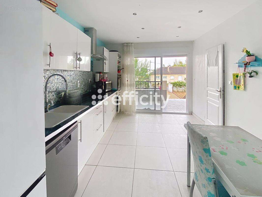 Maison 135 m² à Villemandeur  - photo 9