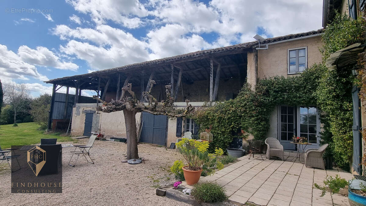 Propriété d’exception   vue panoramique pyrénées   11 hectares   sans vis-à-vis - photo 27