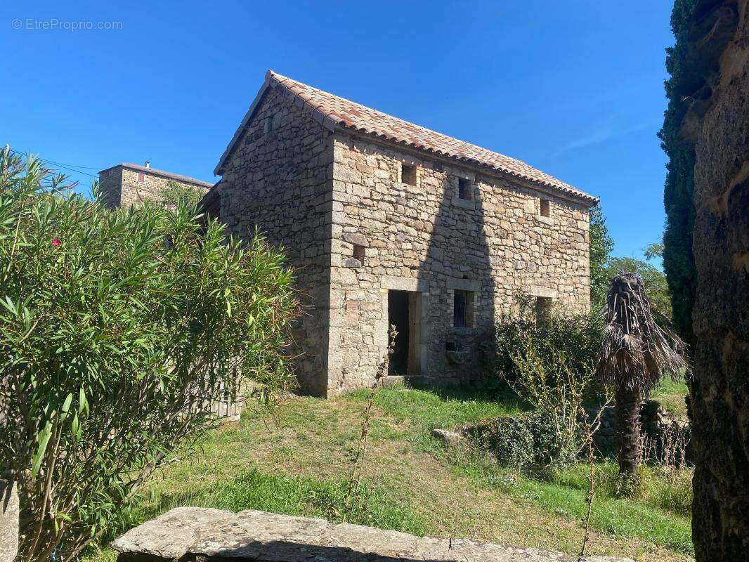 Maison à LABLACHERE