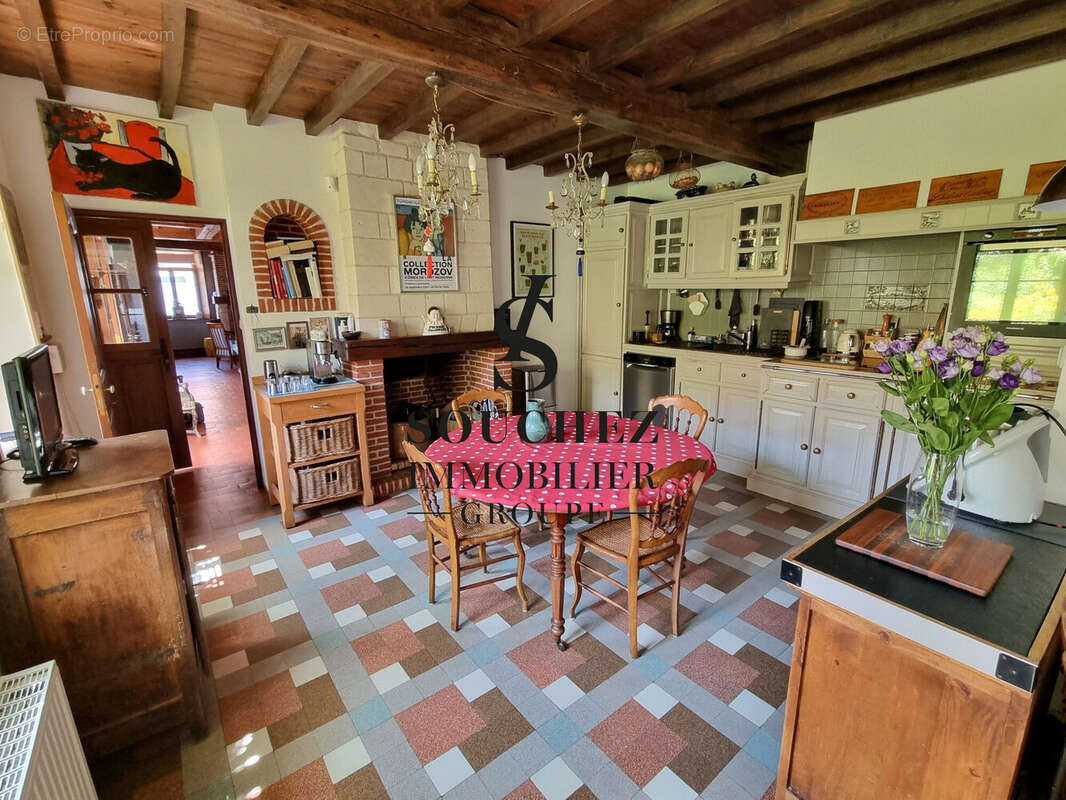 Maison 230 m² à Acq  - photo 9