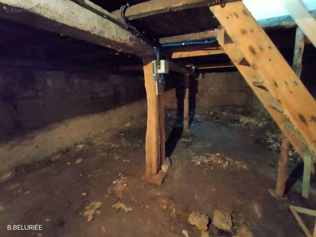 Maison à SAINT-JEAN-D&#039;ANGELY