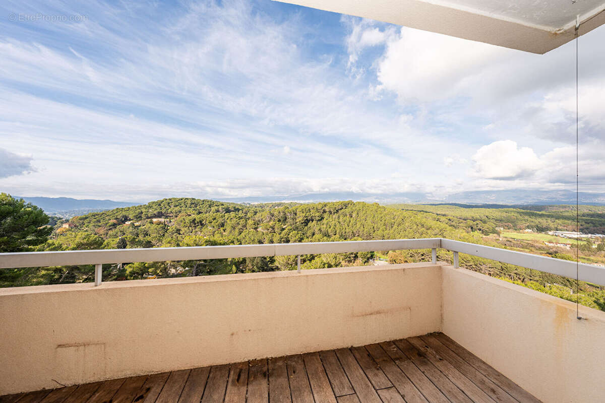 Appartement à MOUGINS