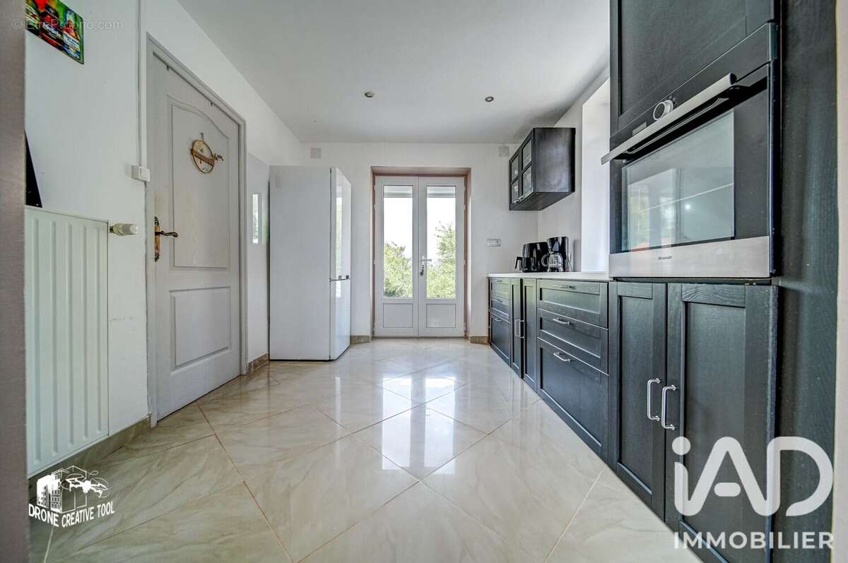 Maison 141 m² à Viviers  - photo 4