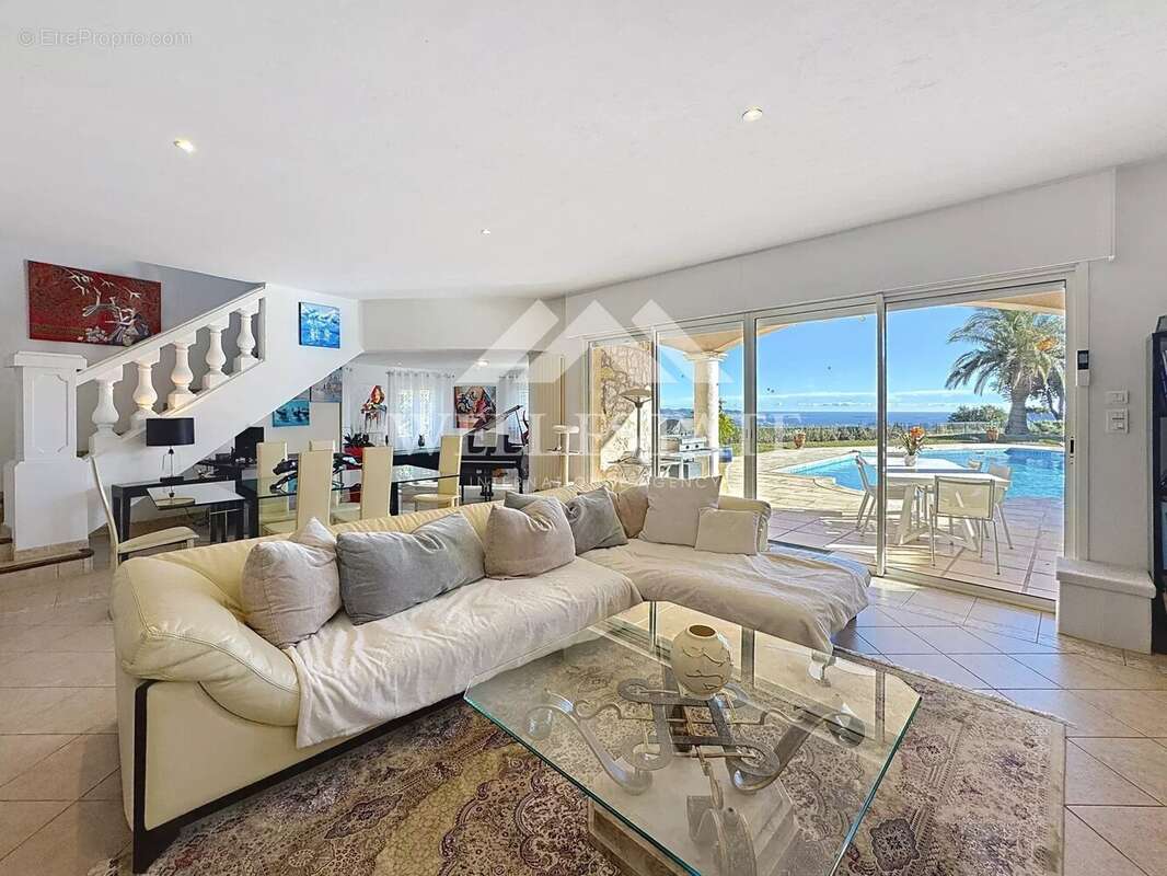 Maison à LES ADRETS-DE-L&#039;ESTEREL