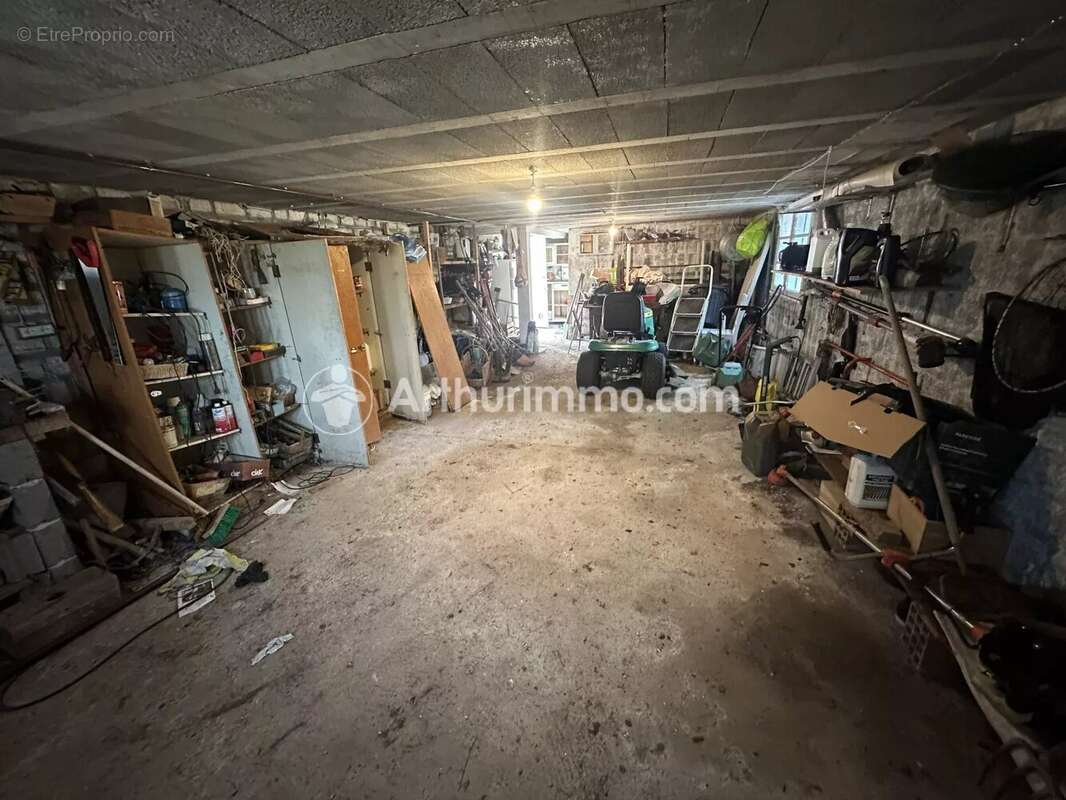 Ensemble immobilier avec maison, grange et plus de 7 000 m² de terrain – Neuvic - photo 21