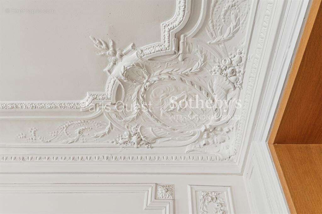 Appartement à NEUILLY-SUR-SEINE