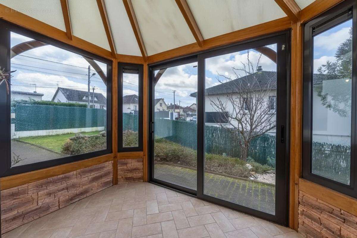 Maison à BONNIERES-SUR-SEINE