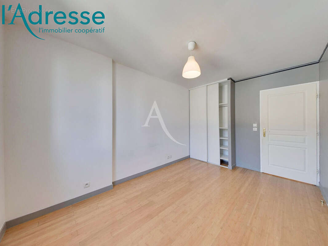 Appartement Emerainville 3 pièces+ 2 places de parking + 1 cave - photo 9