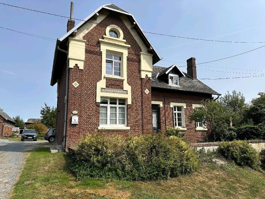 Maison à ETRICOURT-MANANCOURT