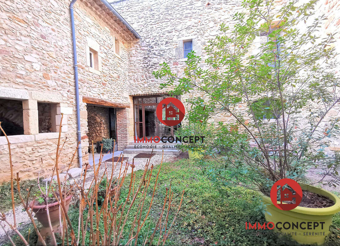 Maison à SAINT-VICTOR-LA-COSTE