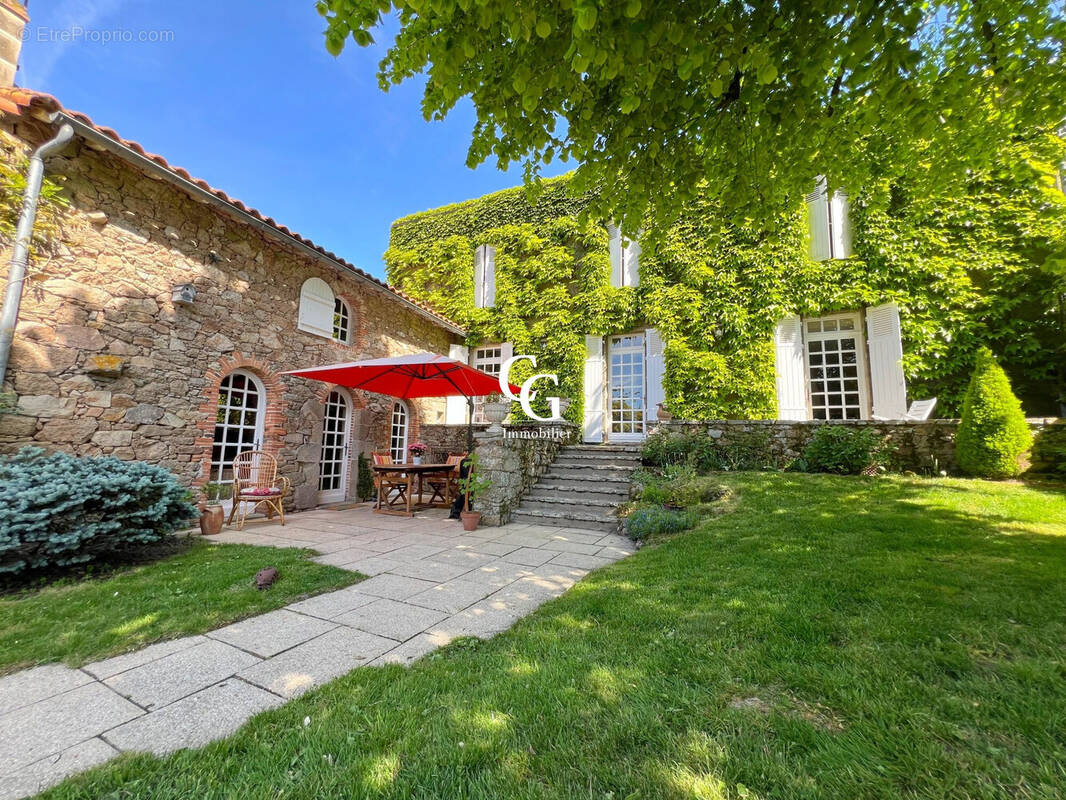 Maison à LES LANDES-GENUSSON