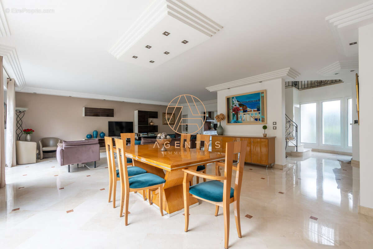 Maison à NOGENT-SUR-MARNE