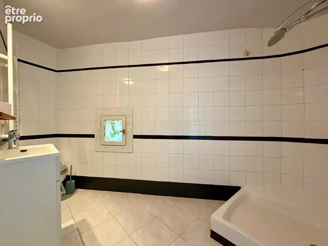 Maison Pouzilhac - 111 m² - 4 pièces - photo 9