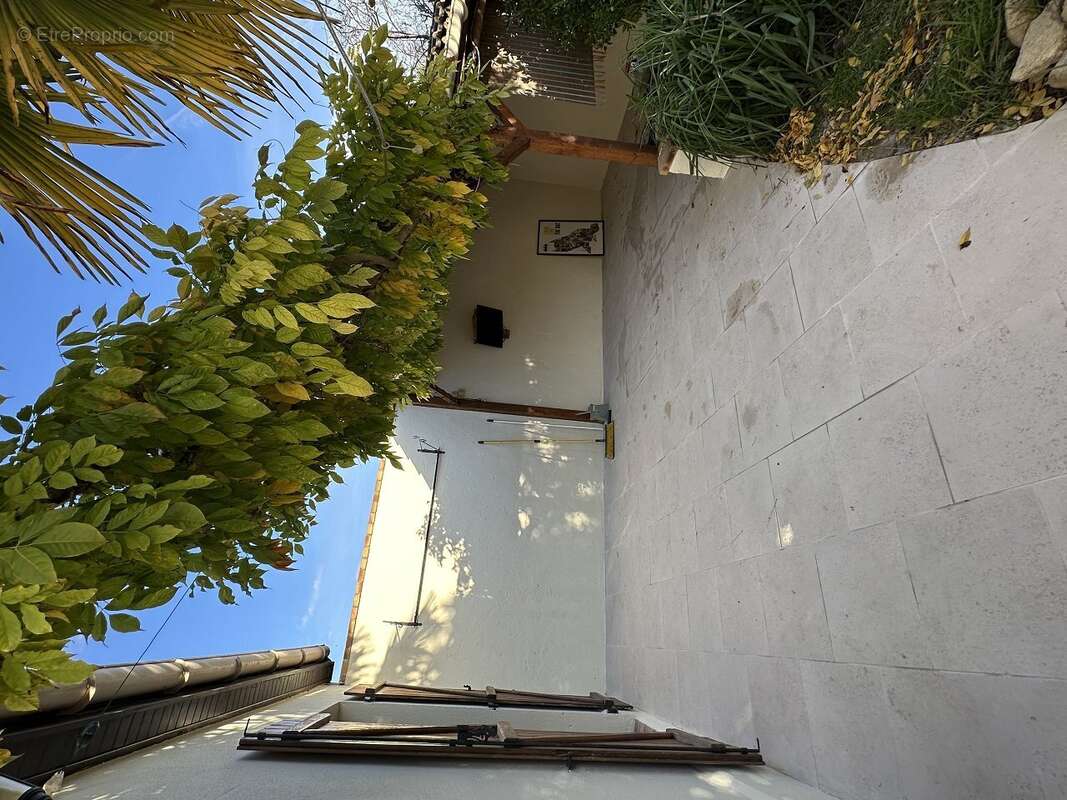 Maison à ISSOU