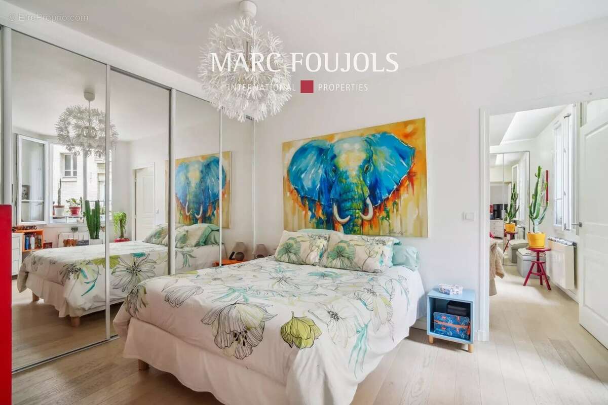 Appartement à PARIS-16E