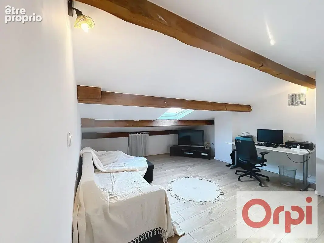 Maison avec garage et jardin - photo 11