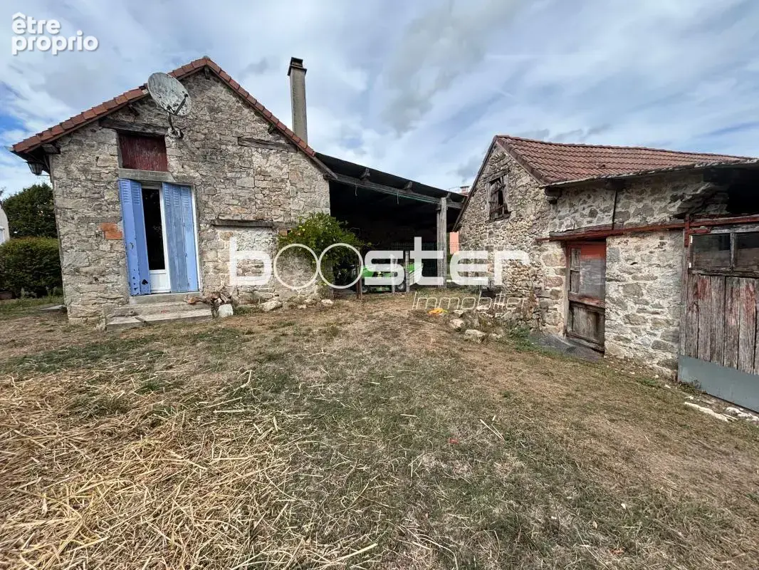 Maison de campagne avec dépendances sur 1900 m² de terrain au cœur du Chalard - photo 9
