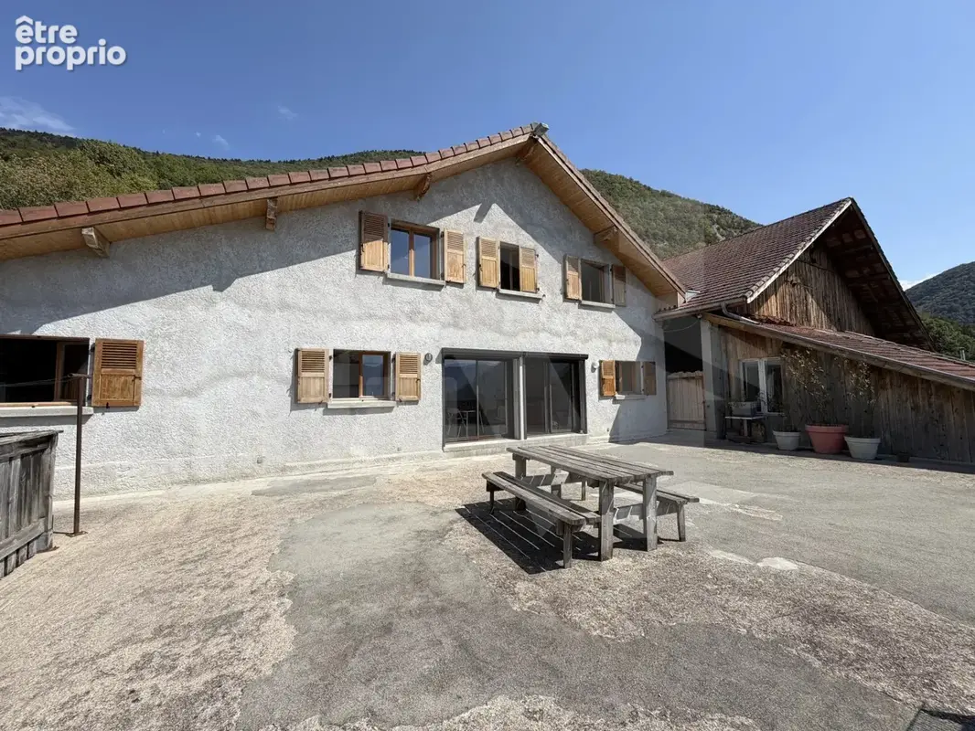 Maison de 151m2 avec terrasse et annexes - photo 2