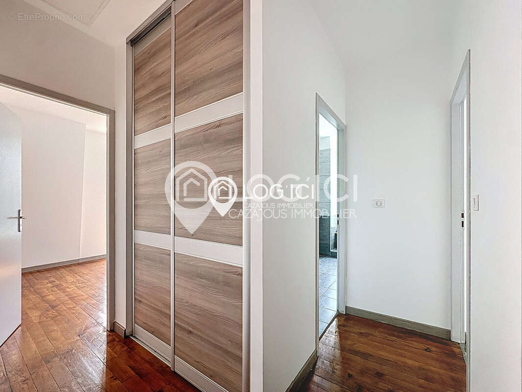 Appartement à NAY