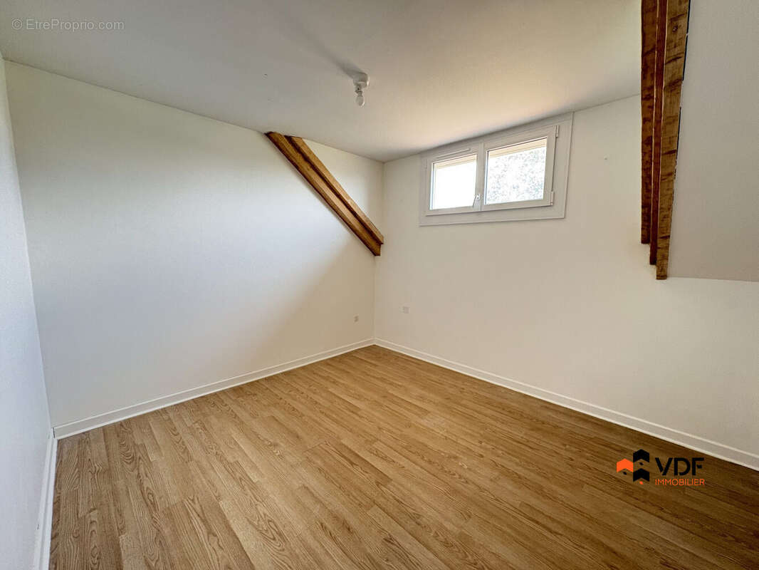 Maison 120 m² à Briennon  - photo 9
