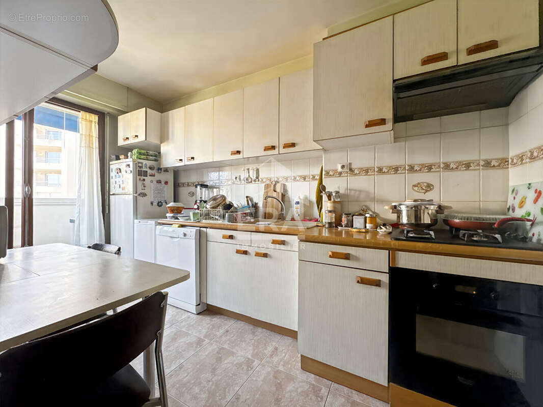 Appartement à MARSEILLE-4E