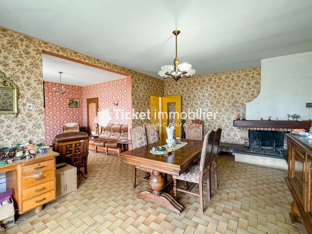 Maison à MONDONVILLE